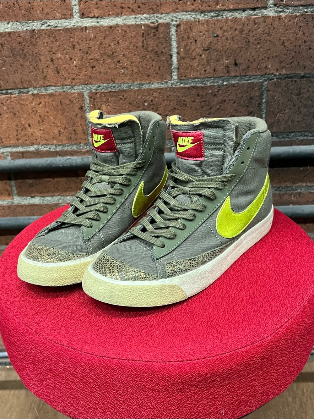Nike Blazer '77 Mid Olive Snakeskin Model CZ0462-200